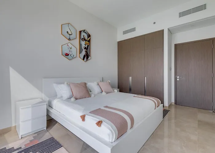 Knokey Burj Khalifa & Fountains View Luxury 2-Bedrooms Apartment